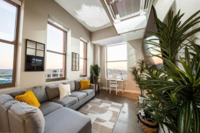 King Bed, Reds, Bengals, Free Parking, Downtown Cincy
